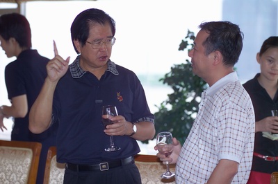 珠海市冼文常務(wù)副市長與桂林考察團(tuán)交流